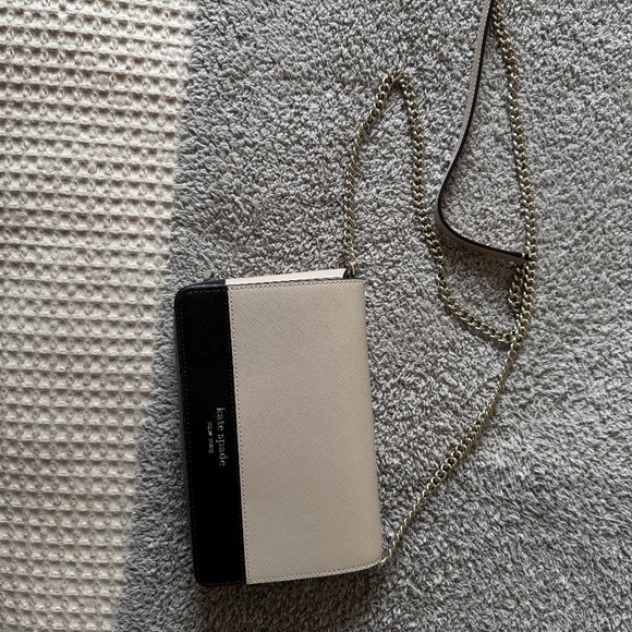 kate spade Handbags - Kate Spade Crossbody